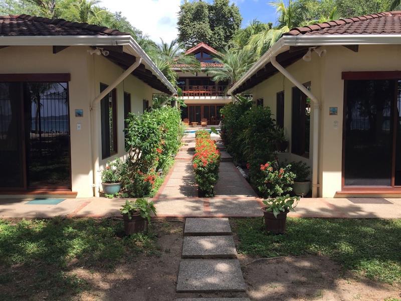 The Coast Beachfront Hotel Tamarindo Esterno foto