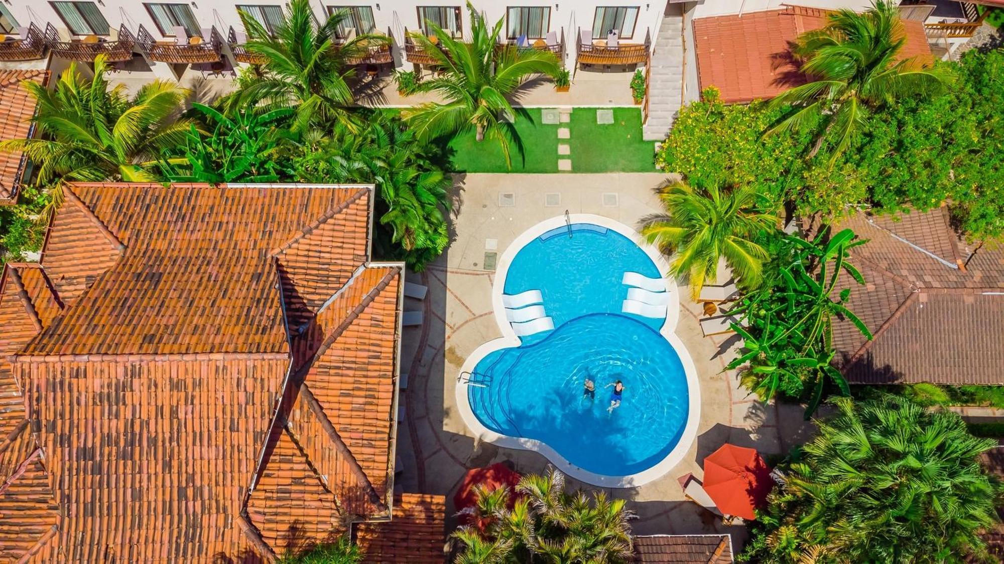 The Coast Beachfront Hotel Tamarindo Esterno foto
