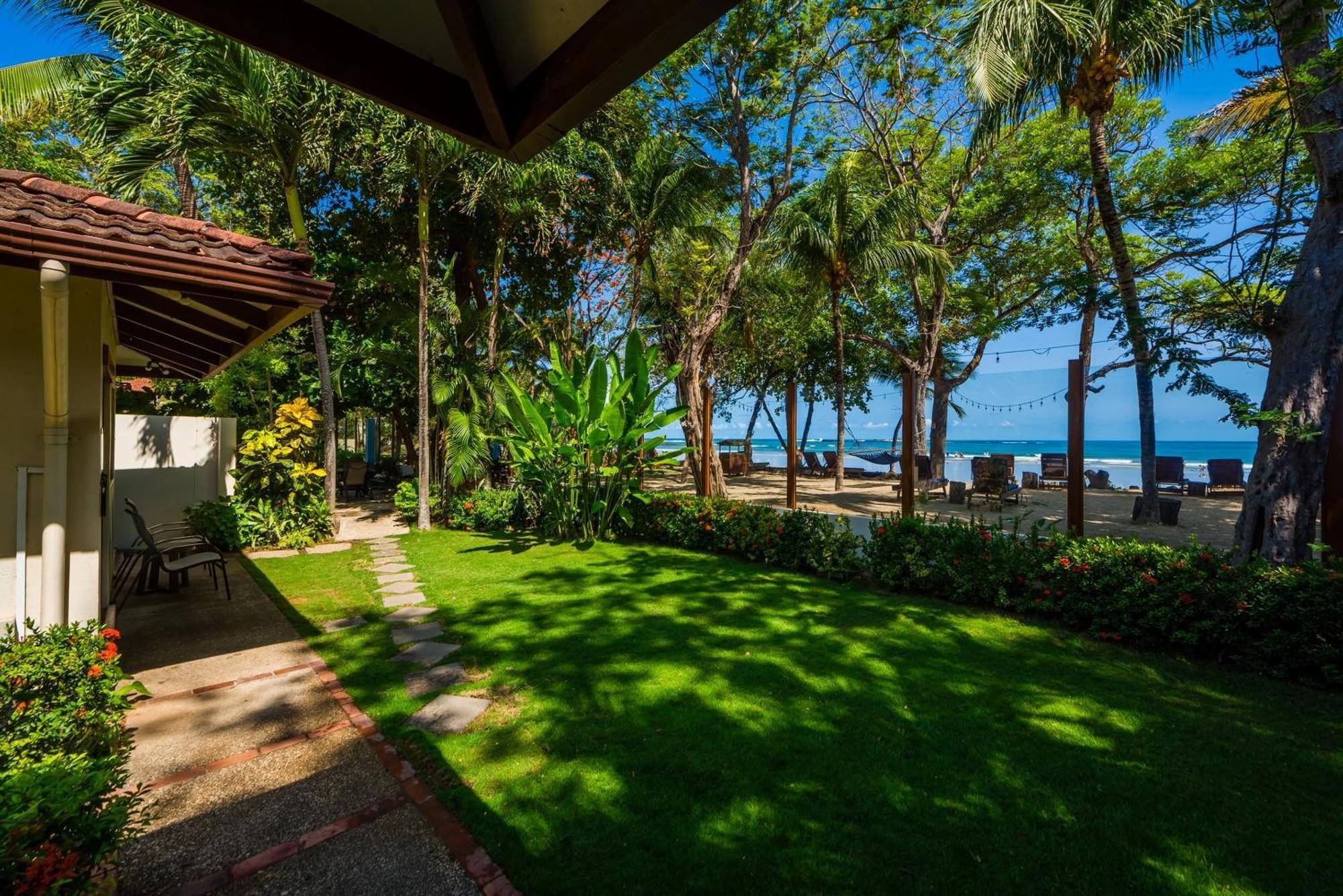 The Coast Beachfront Hotel Tamarindo Esterno foto